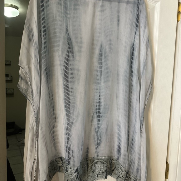 Zara basic swim suit cover up , beautiful pattern perfect condición new out tags - Picture 5 of 5